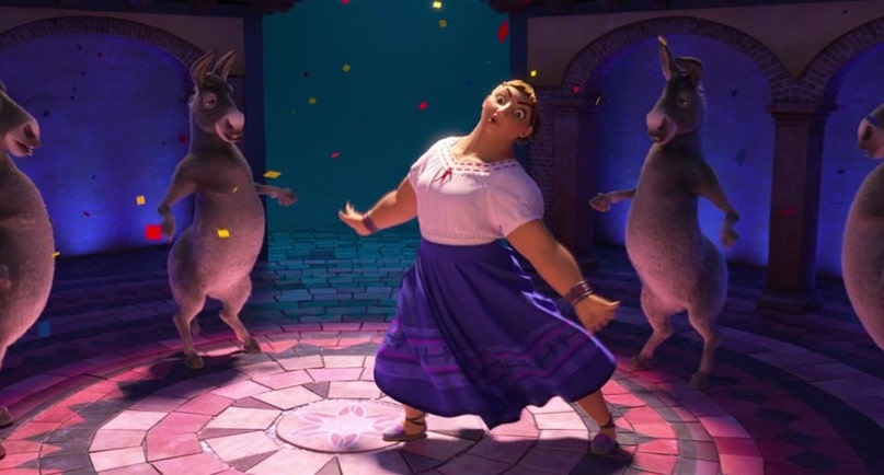 Luisa-e-os-Burros-em-Encanto Disney+ vai lançar nova versão de 'Encanto' para os fãs cantarem junto