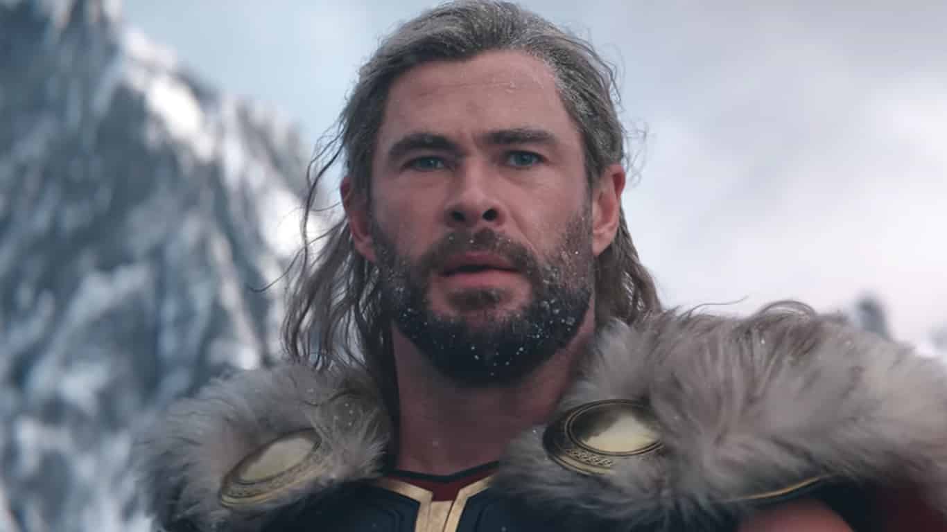 Chris-Hemsworth-Thor-Amor-e-Trovao Thor 4: Por que Chris Hemsworth quase não retornou para a franquia?