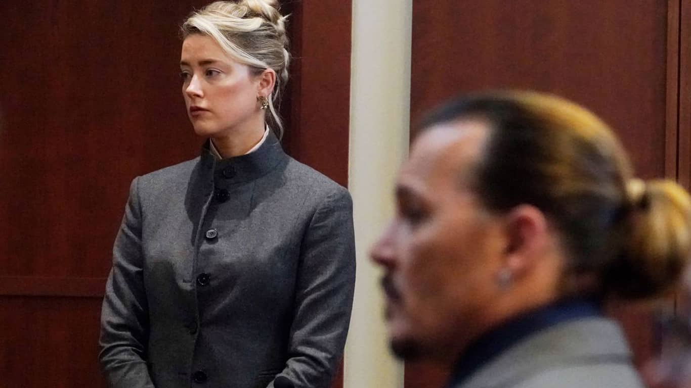Amber-e-Johnny-Depp Amber Heard teme que Johnny Depp a processe novamente