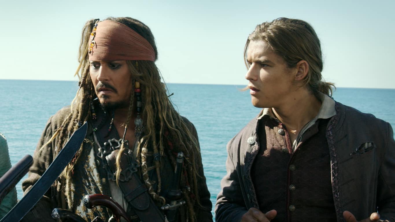 Piratas-do-Caribe-5-Jack-Sparrow-e-Henry-Turner Ator de 'Piratas do Caribe' está disposto a voltar com ou sem Jack Sparrow