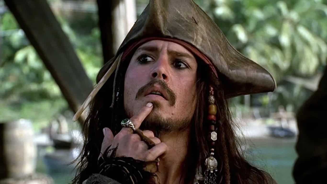 Johnny-Depp-Jack-Sparrow Johnny Depp aparece como Pirata em promoção do jogo 'Sea of Dawn'; veja!