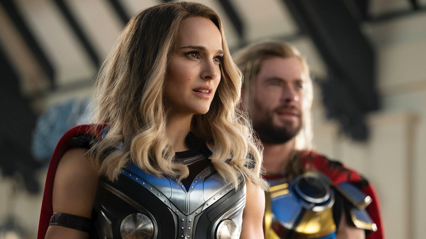 Thor-Amor-e-Trovao-Natalie-Portman-e-Chris-Hemsworth 'Thor: Amor e Trovão' é a segunda melhor estreia no Brasil em 2022