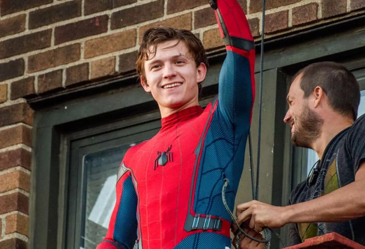 Tom Holland Considera Robert Downey Jr. e Zendaya suas ...