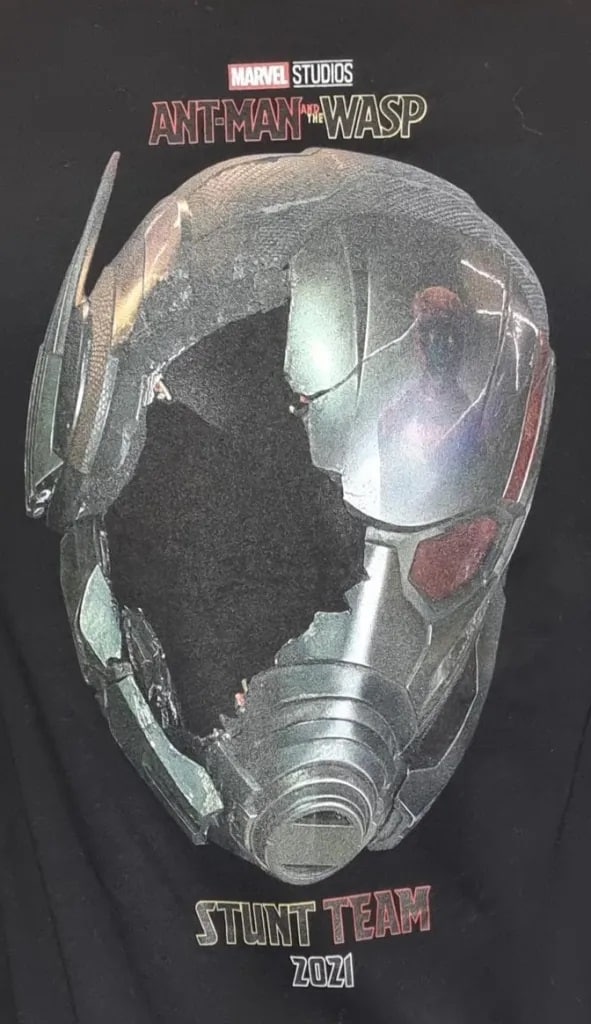 Camiseta-Homem-Formiga-3 Reflexo em capacete pode ter confirmado a versão de Kang em Homem-Formiga 3 [Spoiler]