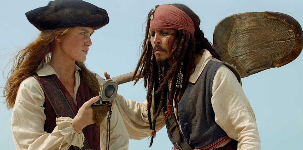 Elizabeth-Swann-Piratas-do-Caribe Piratas do Caribe: 5 interesses românticos de Jack Sparrow na franquia