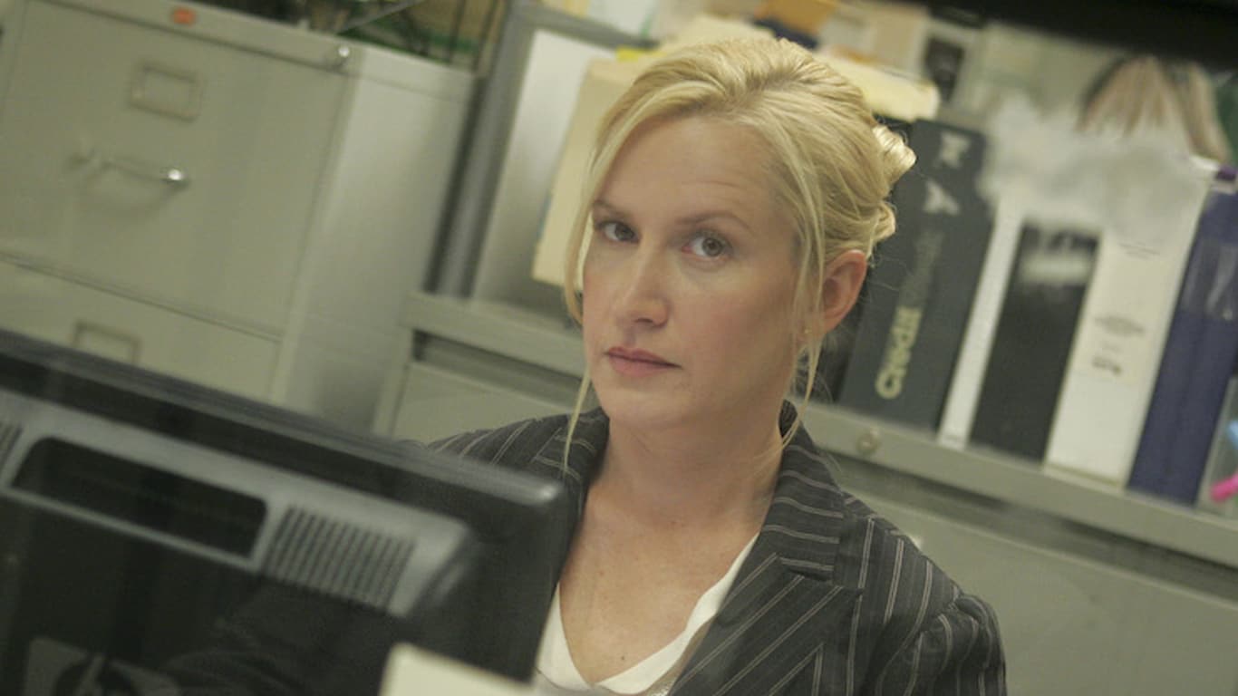 Angela-Kinsey-em-The-Office The Office: Angela Kinsey revela que os fãs têm medo de se aproximar dela