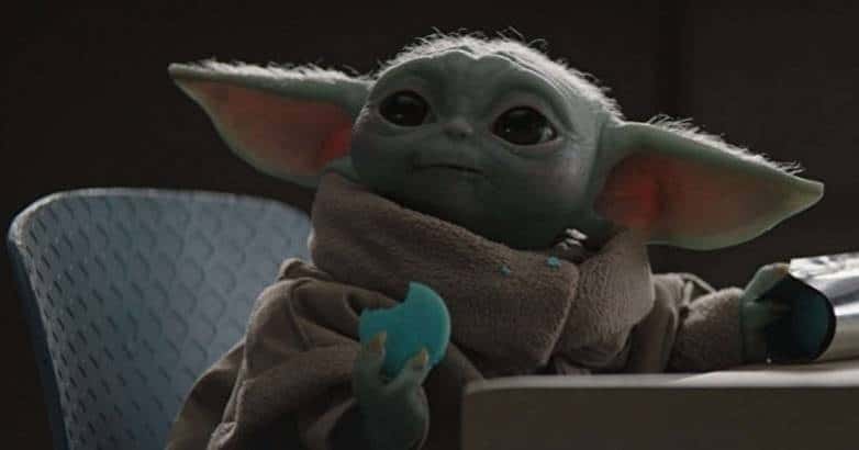 Baby-Yoda-e-os-biscoitos Baby Yoda: 5 curiosidades sobre o adorado personagem de Star Wars