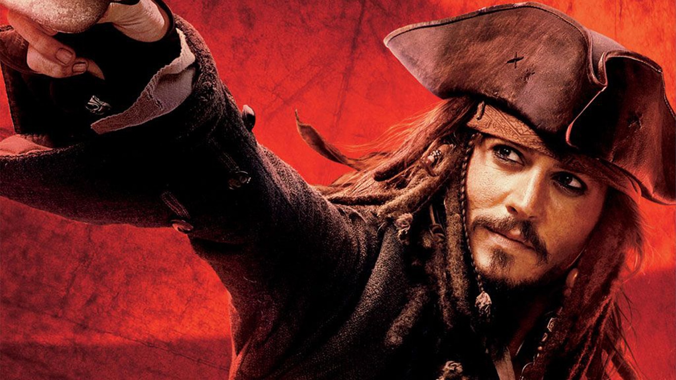 Johnny-Depp-Jack-Sparrow Johnny Depp fecha acordo com homem que o processou por agressão