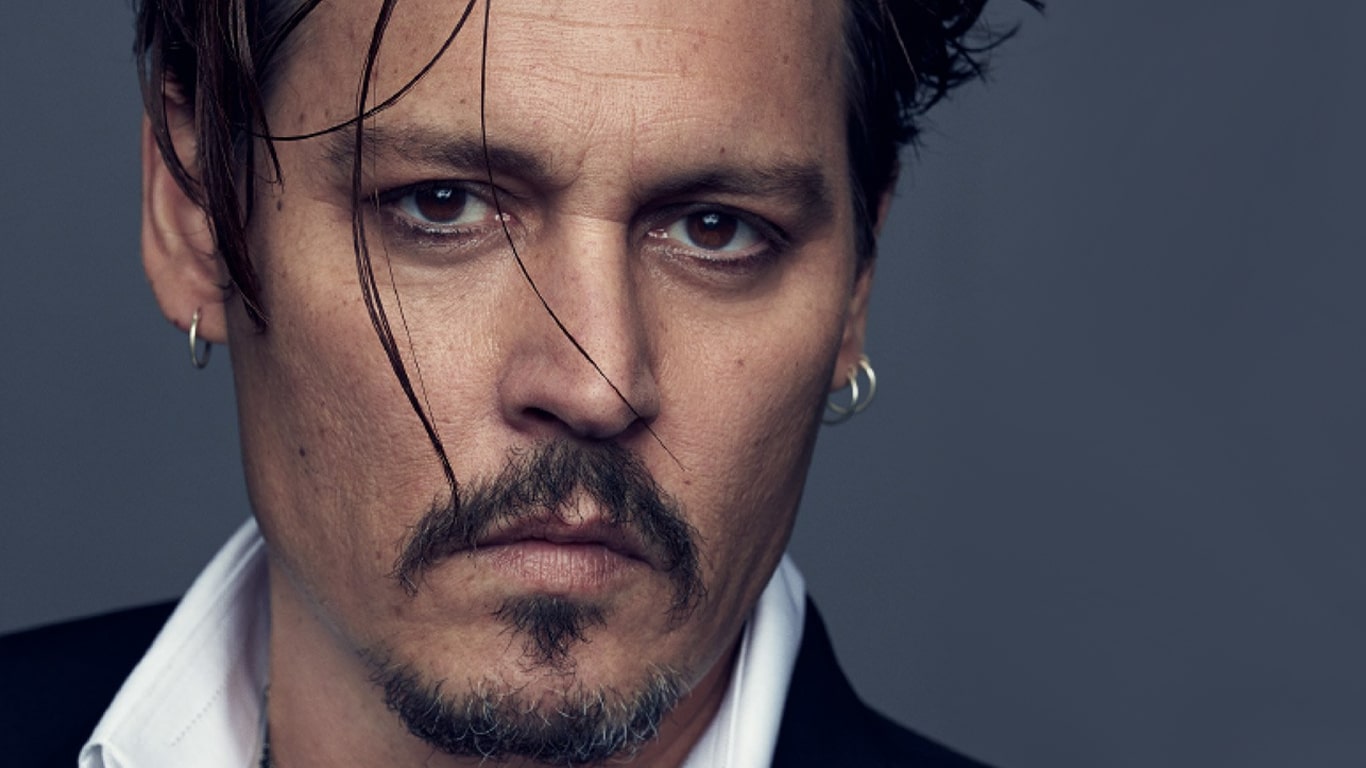 Johnny-Depp2 Johnny Depp aparece irreconhecível e confunde fãs com novo visual