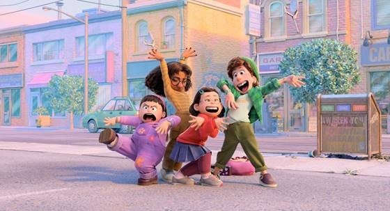 Mei-Lee-e-amigos-Red-Crescer-e-uma-Fera 4 motivos para assistir 'Red: Crescer é uma Fera' no Disney+