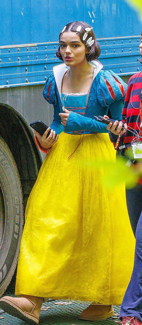 Rachel-Zegler-Snow-White-3 Snow White: The first photos of Rachel Zegler in the princess costume leak