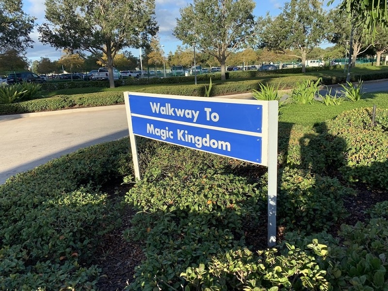 Passagem-do-Contemporary-para-o-Magic-Kingdom Visitante ensina a estacionar de graça na Disney e recebe críticas