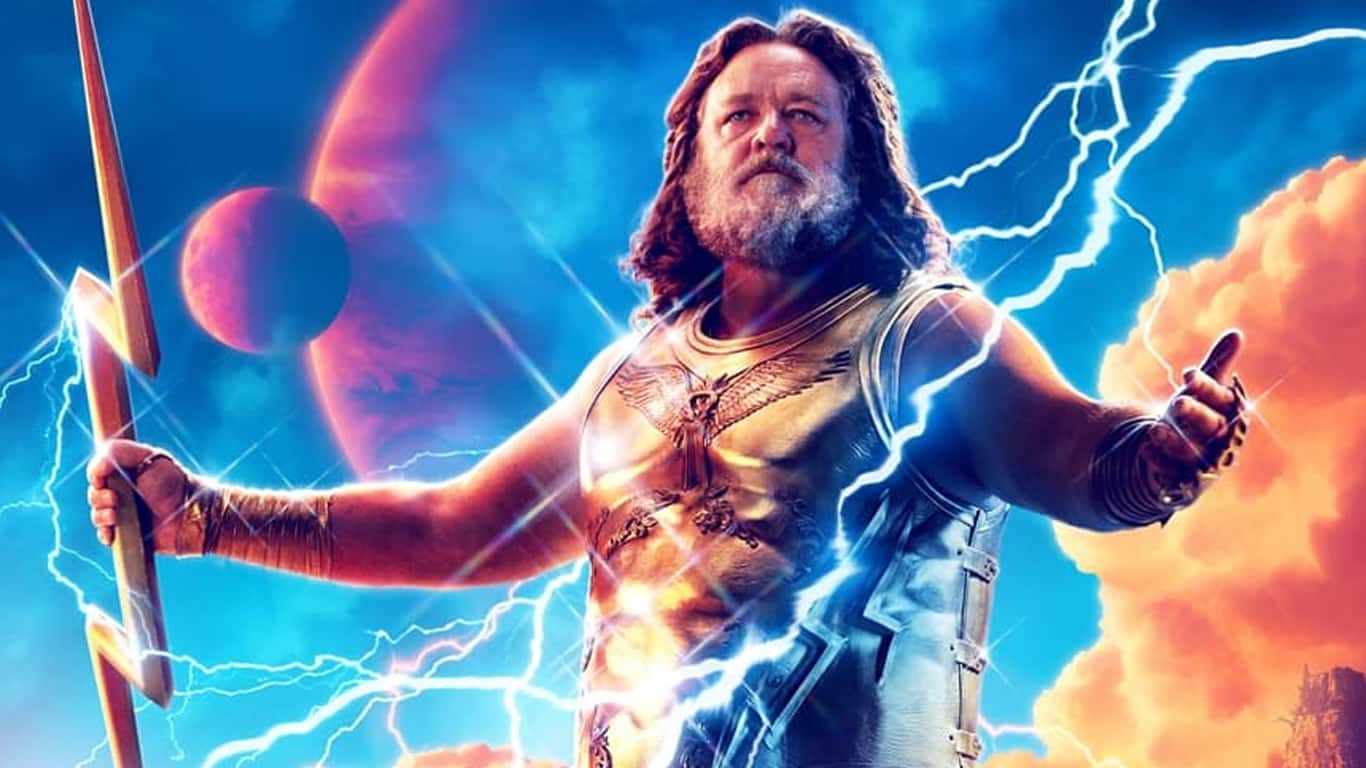 Russell-Crowe-Zeus Por que Russell Crowe gravou duas versões de TODAS as suas cenas em 'Thor 4'?