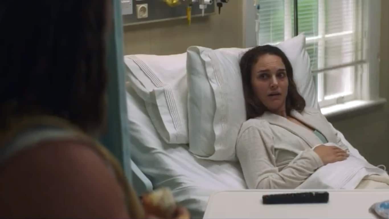 Jane-Foster-no-Hospital Cena deletada de 'Thor 4' mostra Zeus visitando Jane Foster no hospital