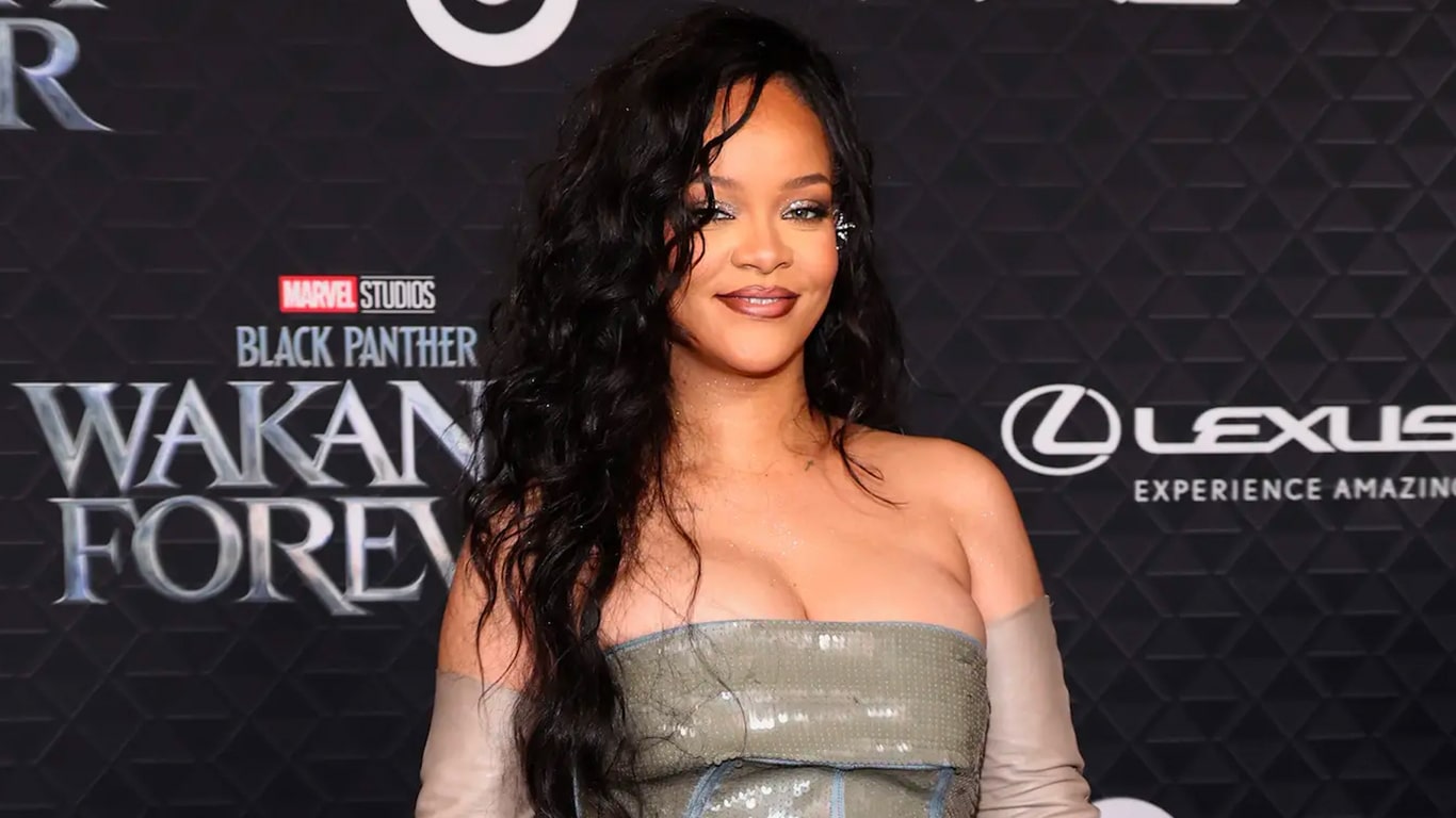 Rihanna-Pantera-Negra-Wakanda-Para-Sempre Rihanna lança 'Lift me up', da trilha sonora de 'Pantera Negra 2'