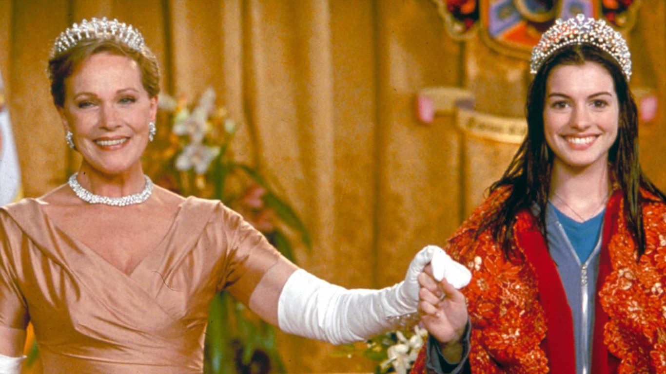 Julie-Andrews-e-Anne-Hathaway-em-O-Diario-da-Princesa Julie Andrews acha que não voltará em 'O Diário da Princesa 3'