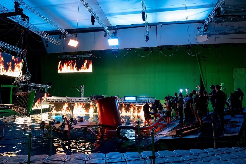 Avatar-2-fogo Imagem de 'Avatar 2' mostra incêndio da batalha final antes do CGI