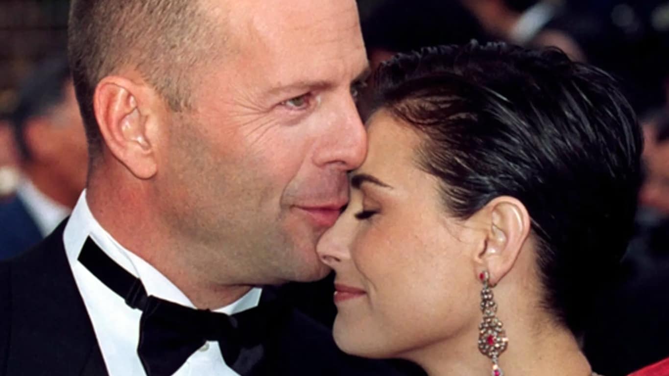 Bruce-Willis-e-Demi-Moore Demi Moore compartilha vídeo comovente de Bruce Willis com a família