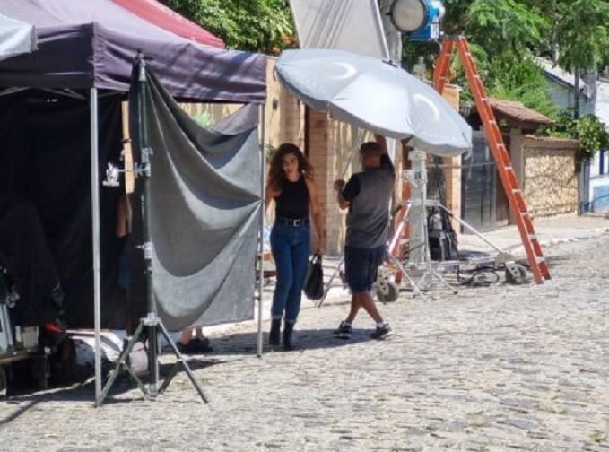 Vidas-Bandidas-em-Cabo-Frio Vidas Bandidas: série com Juliana Paes e Rodrigo Simas começa filmagens