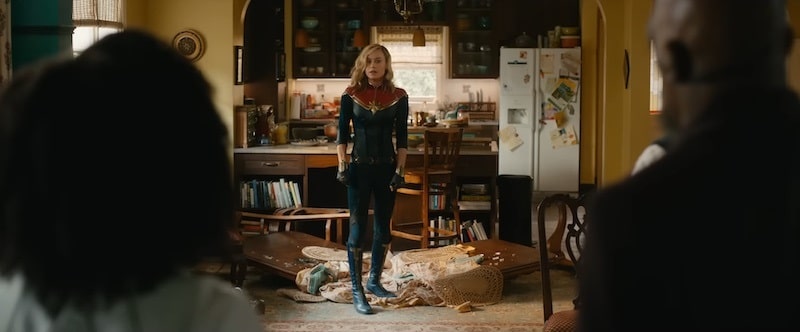 Capita-Marvel-na-casa-de-Kamala As Marvels | As 6 maiores revelações do trailer de Capitã Marvel 2