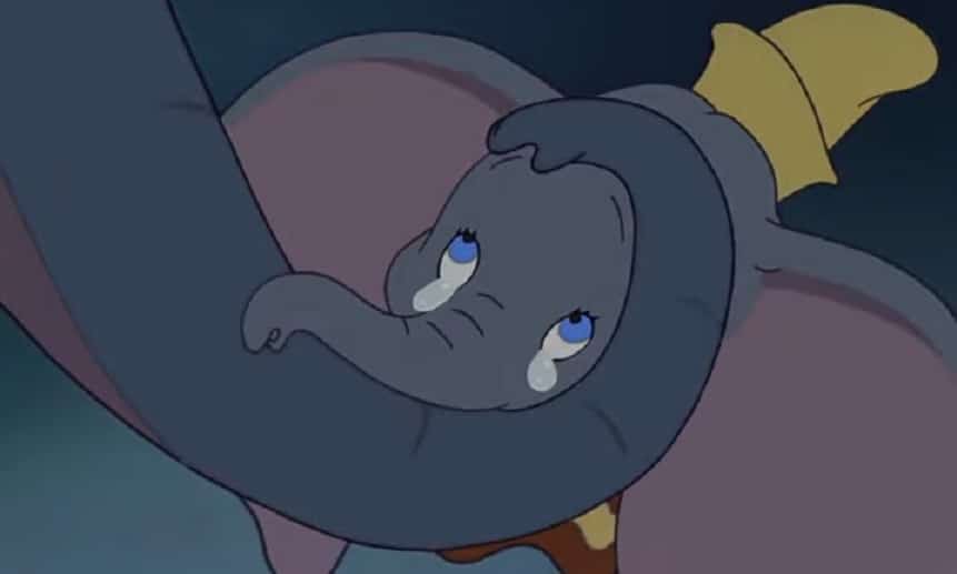 Dumbo-e-sua-mae-na-prisao 7 filmes do Disney+ que vão te fazer chorar