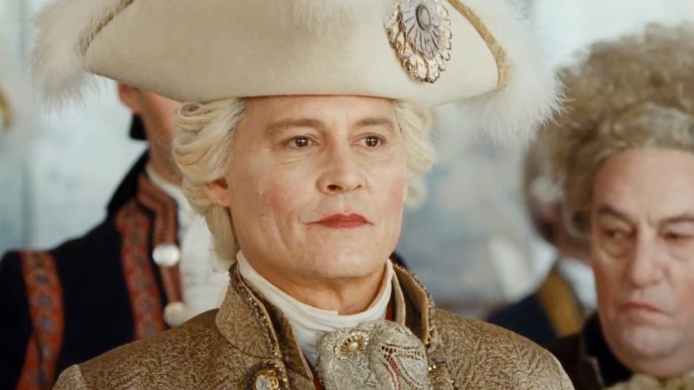 Jeanne-du-Barry-Johnny-Depp Novo filme de Johnny Depp é aplaudido de pé por 7 minutos em Cannes