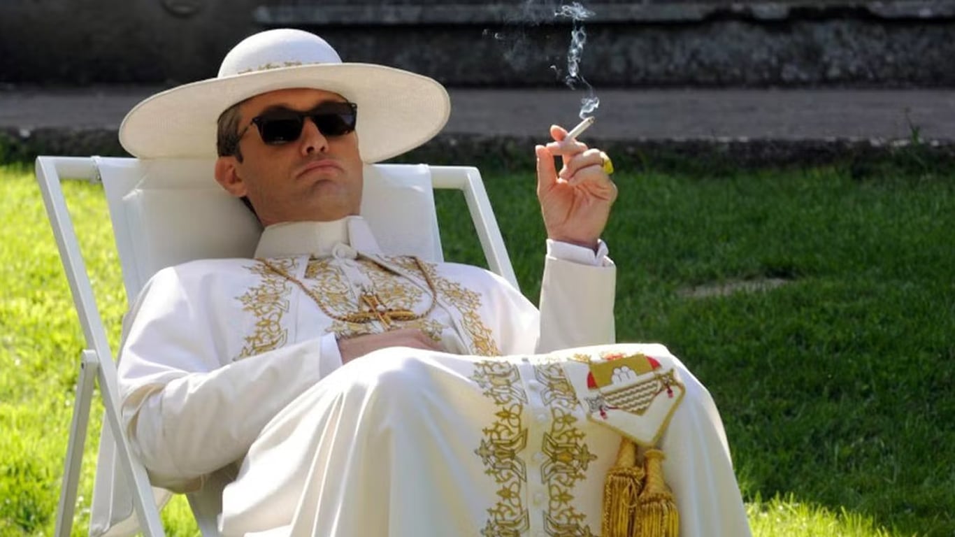 Jude-Law-The-Young-Pope Star+ remove The Young Pope e The New Pope, com Jude Law