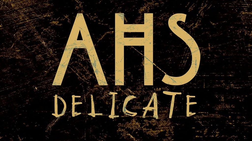 AHS-Delicate-logo Kim Kardashian diz como está se preparando para American Horror Story