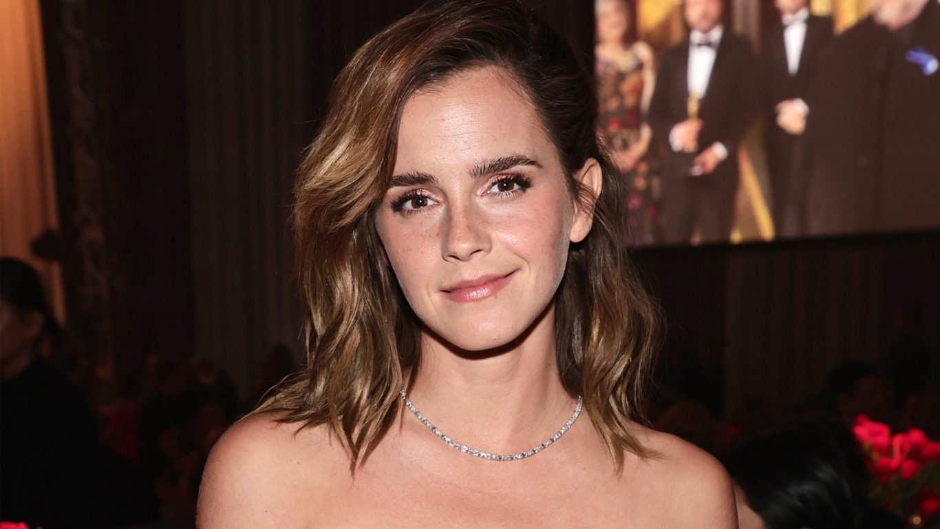 Emma-Watson Emma Watson confunde fãs com vestido de ilusão de ótica
