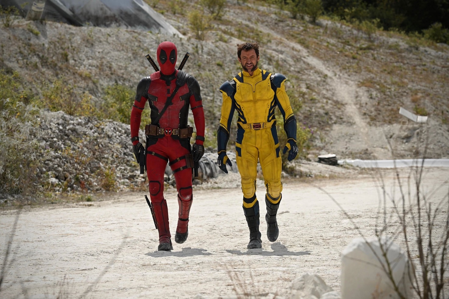 Deadpool-e-Wolverine-alta-resolucao Deadpool 3: Hugh Jackman aparece com traje clássico do Wolverine
