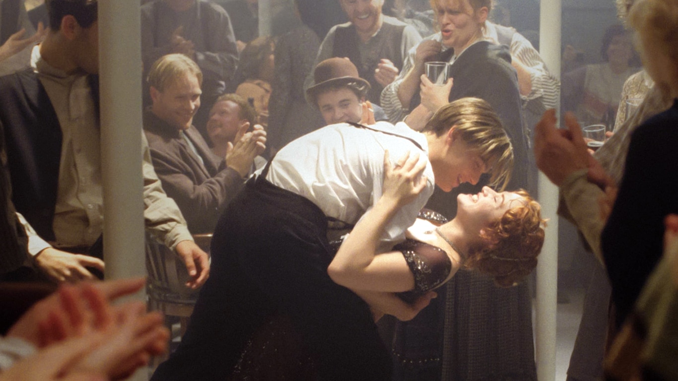 Titanic-Jack-e-Rose Titanic: Fã nota detalhe engraçado em uma cena que ninguém percebeu antes