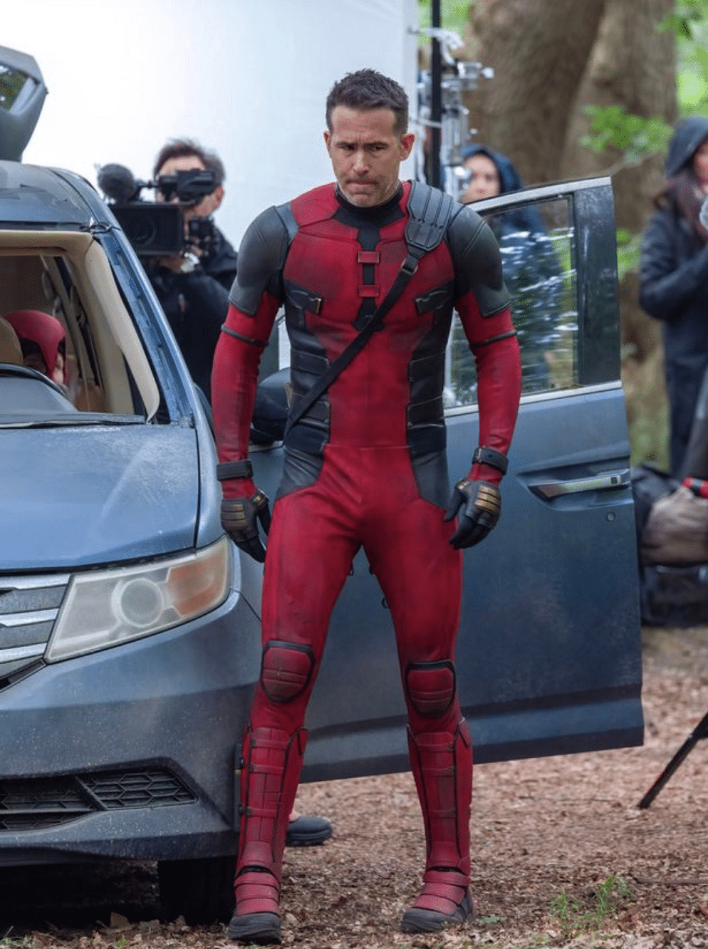 image-1 Ryan Reynolds aparece caracterizado em primeiras fotos de Deadpool 3