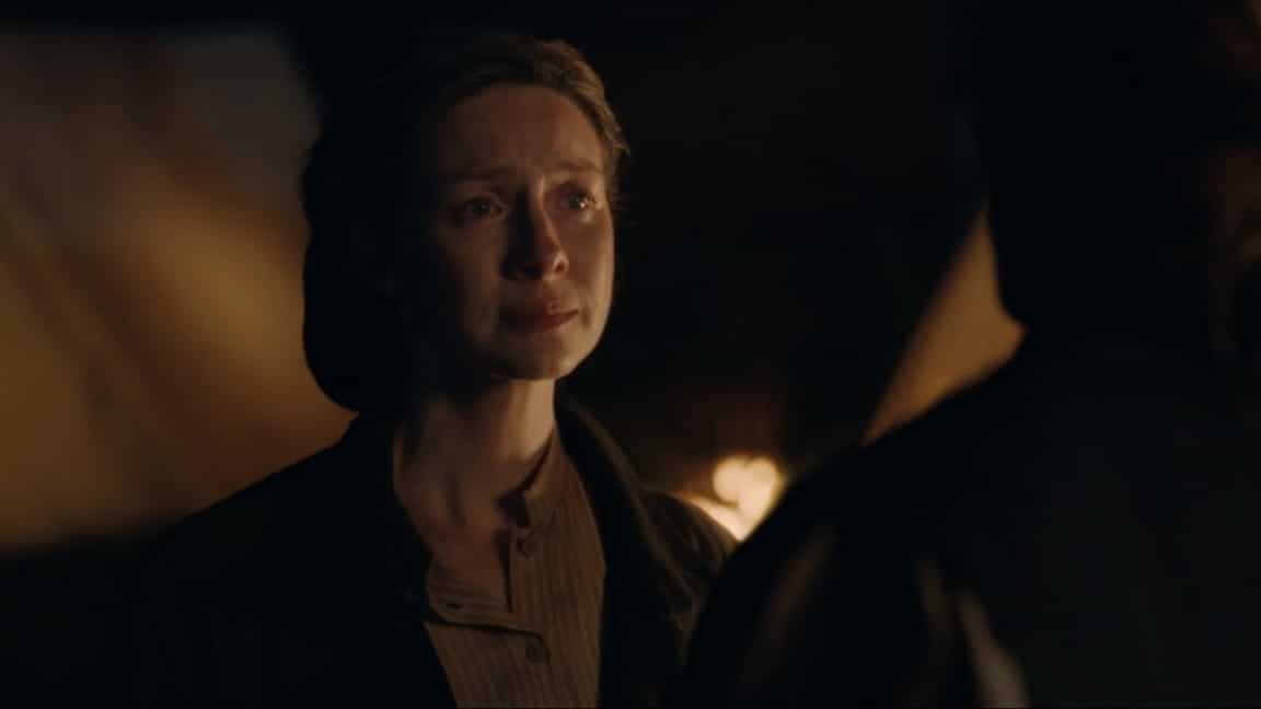 Claire-ouvindo-a-explicacao-de-Jamie-sobre-o-chapeu William suspeita de algo sobre Jamie em Outlander?