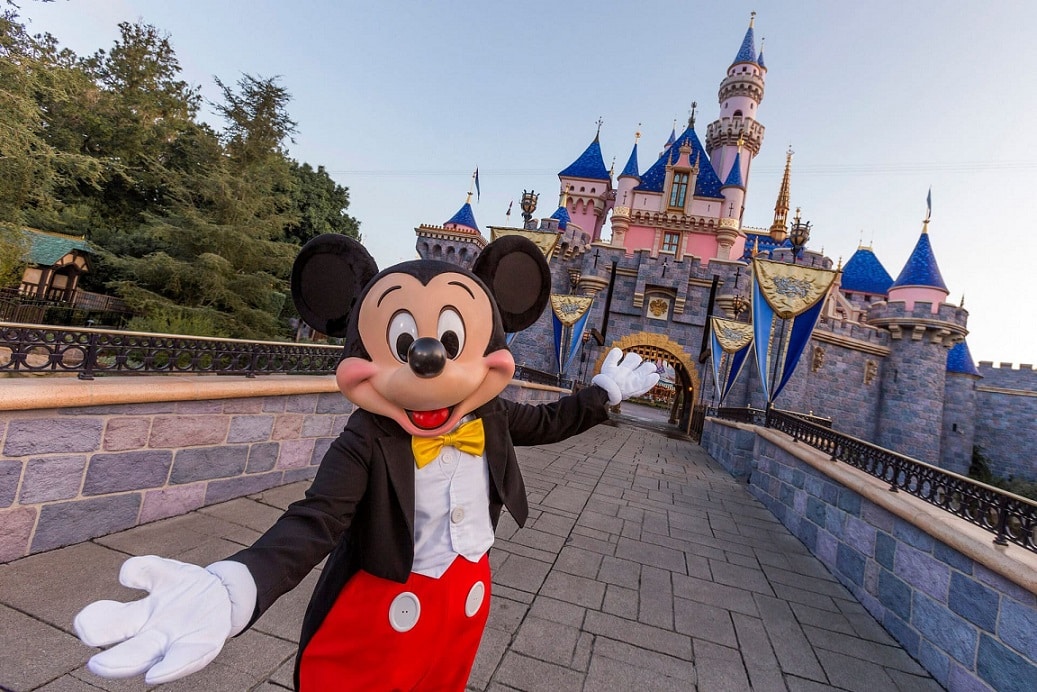 Disneyland-California Quantos Parques Temáticos da Disney existem no mundo?