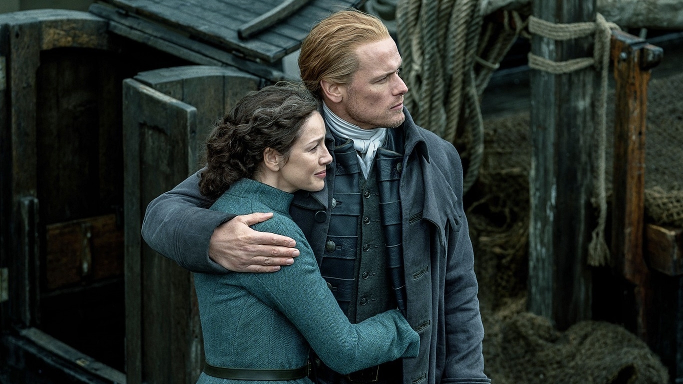 Claire-e-Jamie-Outlander Outlander: 6 perguntas que precisam de respostas no retorno da 7ª temporada