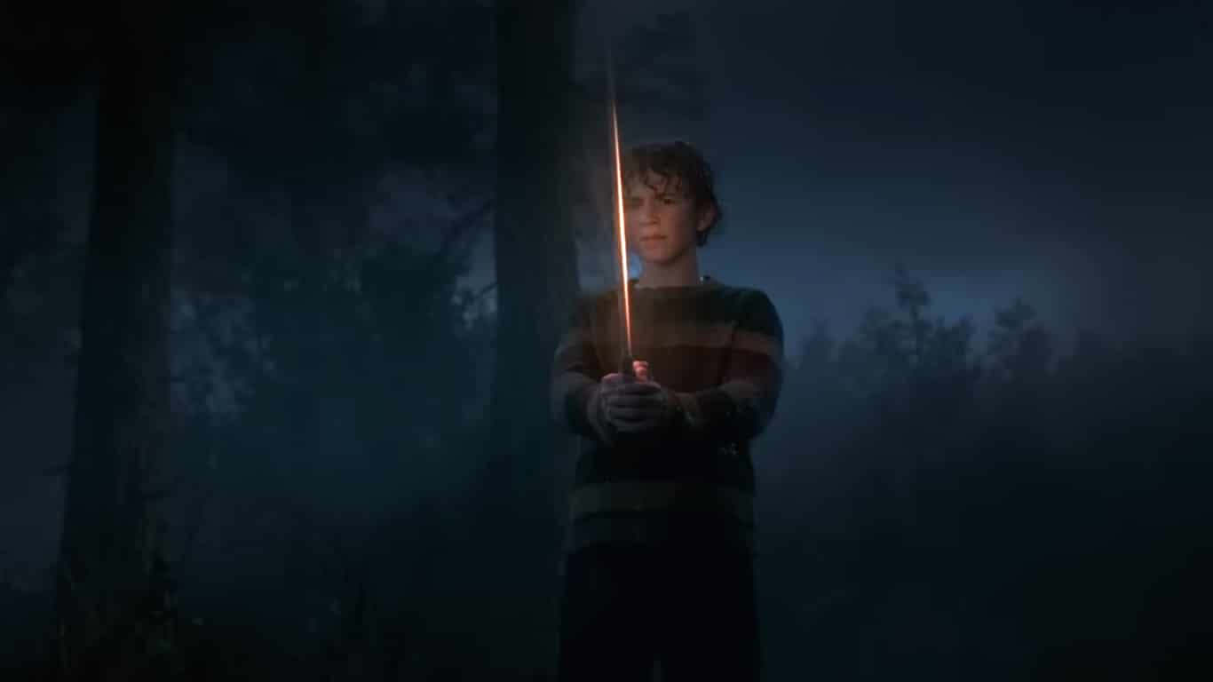 Percy-Jackson-e-sua-espada 6 principais revelações do trailer de Percy Jackson e os Olimpianos