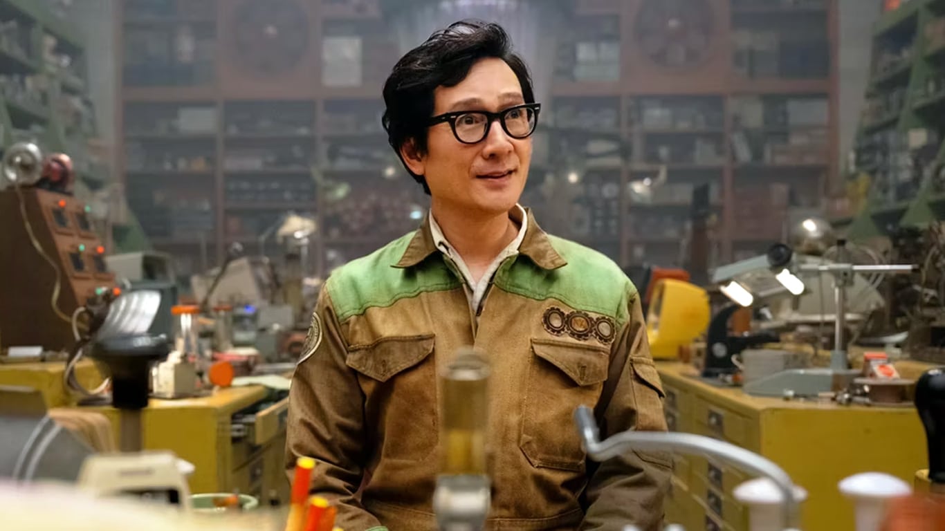 Ke-Huy-Quan-em-Loki 2ª temporada de Loki tem easter egg de filme aclamado com Ke Huy Quan