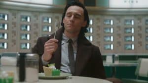 Loki-comendo-torta