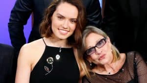 Daisy-Ridley-e-Carrie-Fisher