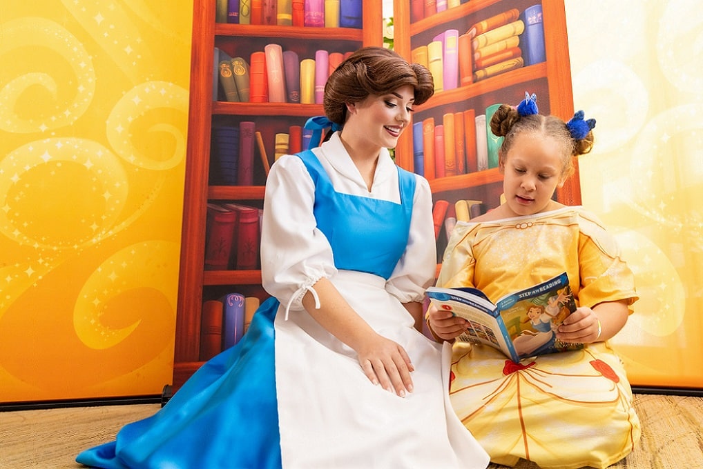 A-Bela Princesas saem do Disney World e visitam crianças hospitalizadas