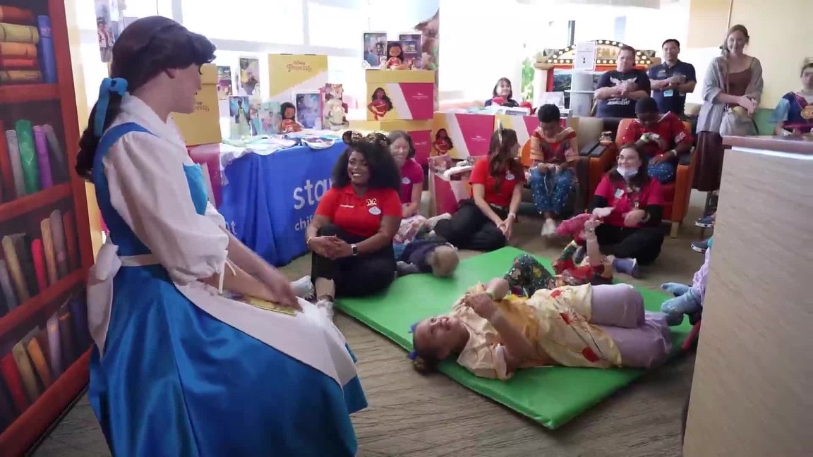 Iniciativa-da-Disney-nos-hospitais Princesas saem do Disney World e visitam crianças hospitalizadas