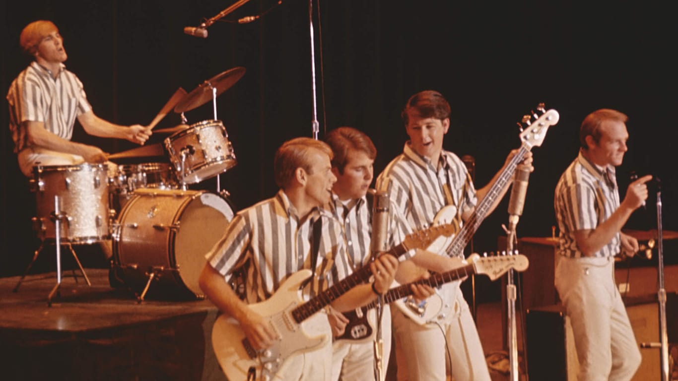 The-Beach-Boys Novo documentário sobre os Beach Boys ganha data no Disney+