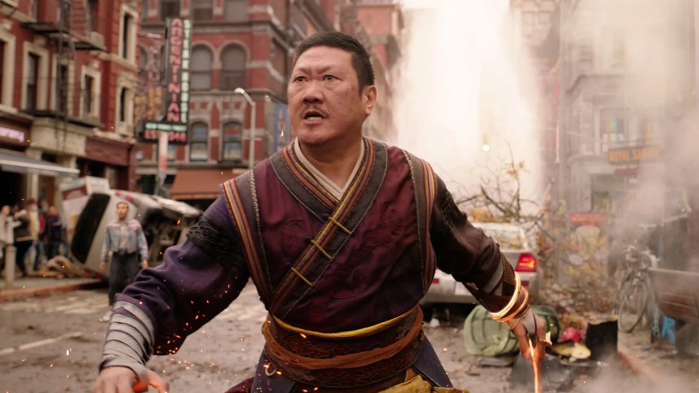Wong-Doutor-Estranho-2 Benedict Wong diz que algo está vindo para o Feiticeiro Supremo no MCU