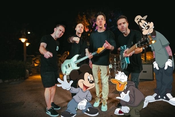 Simple-Plan-com-Mickey-Pato-Donald-e-Pateta Disney anuncia álbum de rock com seus maiores clássicos