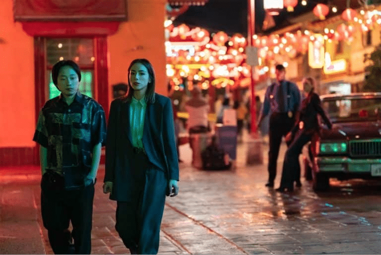 image-5 Interior Chinatown: Conheça a série de drama com Chloe Bennet