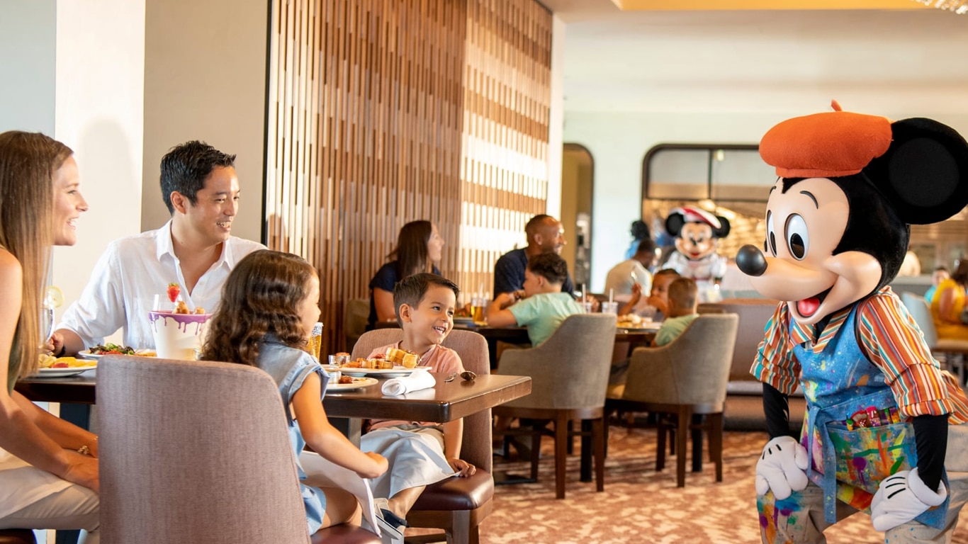 Disney-Dining-Plan Disney lança promoção com plano de refeições grátis em 2025