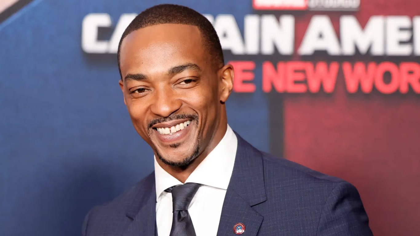 Anthony-Mackie Anthony Mackie diz que masculinidade está desaparecendo e explica como educa seus filhos