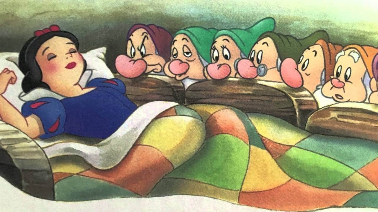 Branca-de-Neve-em-sono-profundo Mito ou ciência? A maçã envenenada de Branca de Neve faz sentido?