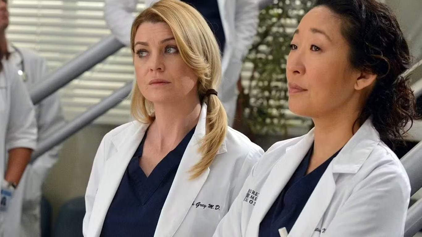 Greys-Anatomy Ellen Pompeo revela cena de Grey’s Anatomy que não consegue assistir até hoje: "desconfortável e constrangedor"