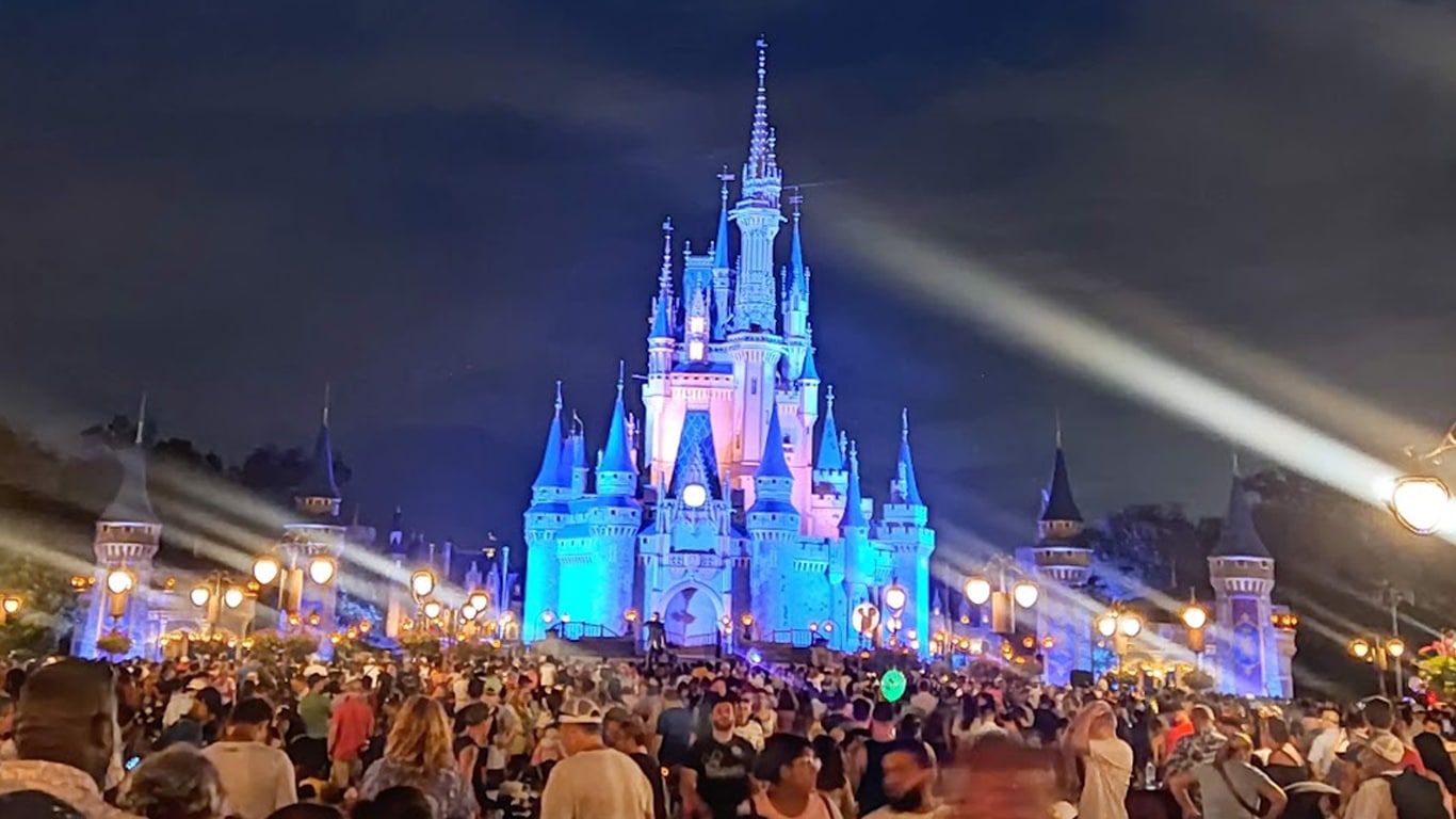 Disney World lidera ranking dos pontos turísticos mais populares no Instagram Castelo-da-Disney-World-em-Orlando Disney World lidera ranking dos pontos turísticos mais populares no Instagram